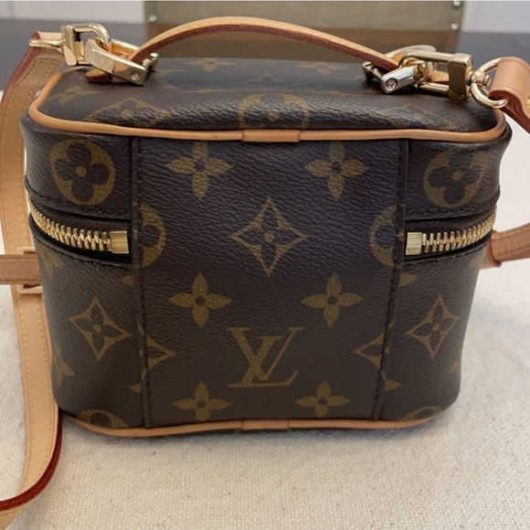 Louis Vuitton monogram,  Nano Nice accessory/ crossbody bag. - Picture 10 of 10